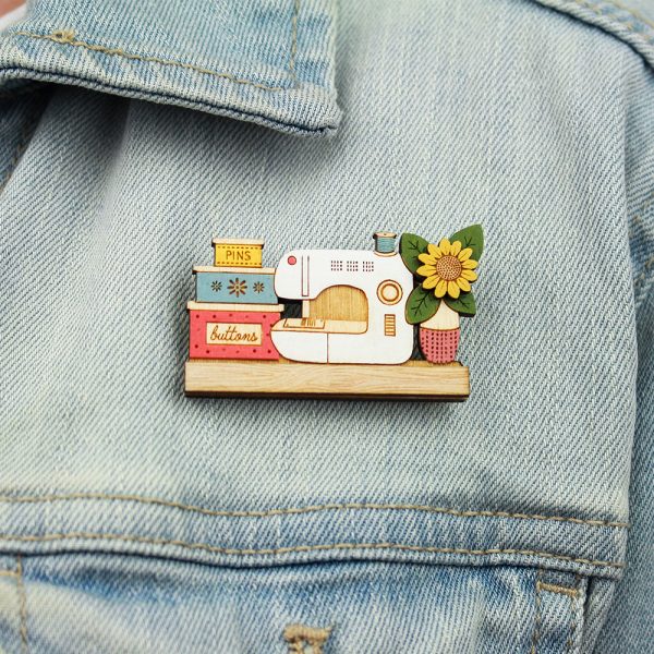 Happy Sewing Brooch - Image 3